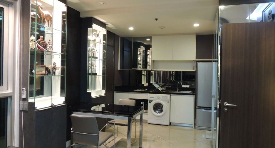 Condo en alquiler de 1 habitaciones en Khlong Toei, Bangkok