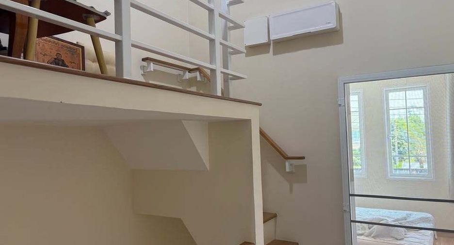 For rent 4 bedrooms townhouse in Prawet, Bangkok