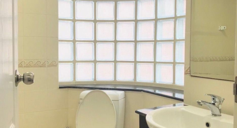 For rent 1 bed apartment in Khlong Toei, Bangkok