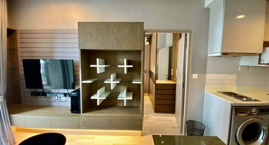 For rent 1 bed condo in Phra Khanong, Bangkok