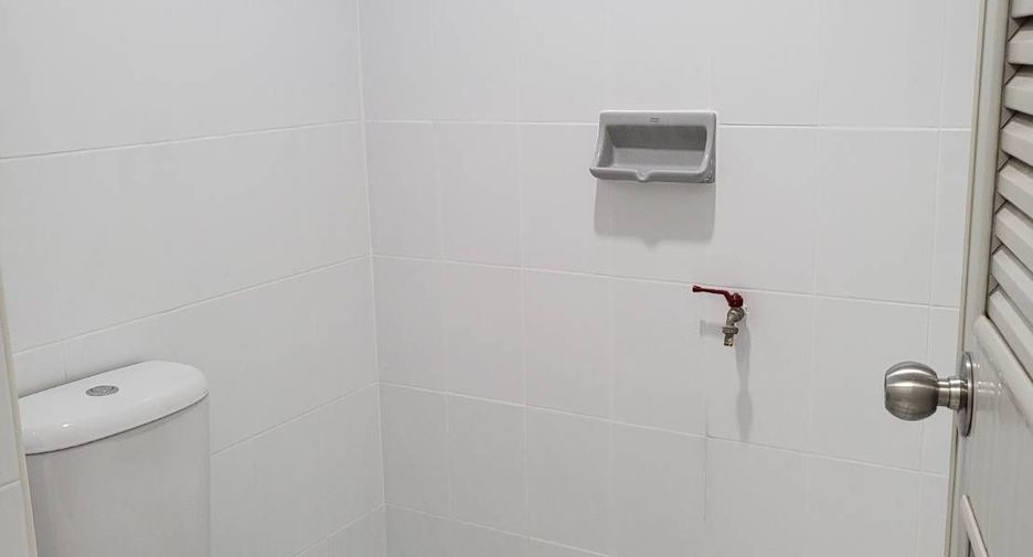 Аренда 3 спальни кондо в Щаттхана, Бангкок