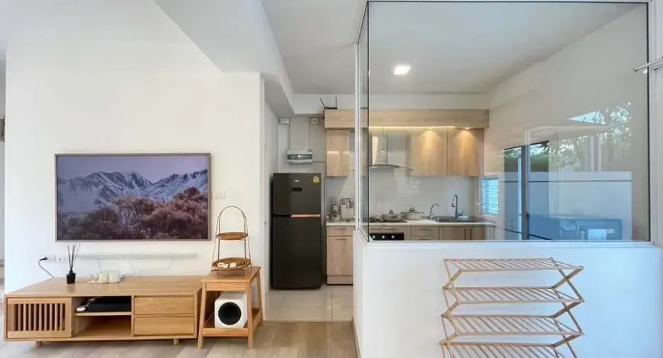 For rent 3 bedrooms townhouse in Prawet, Bangkok