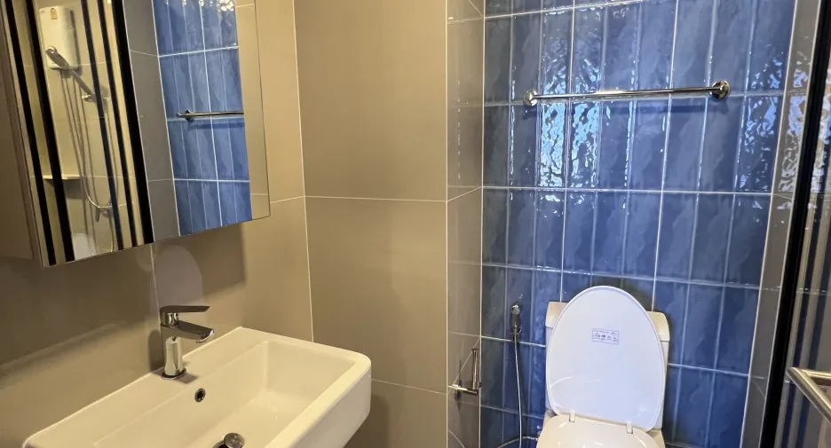 For rent 2 bedrooms condo in Watthana, Bangkok