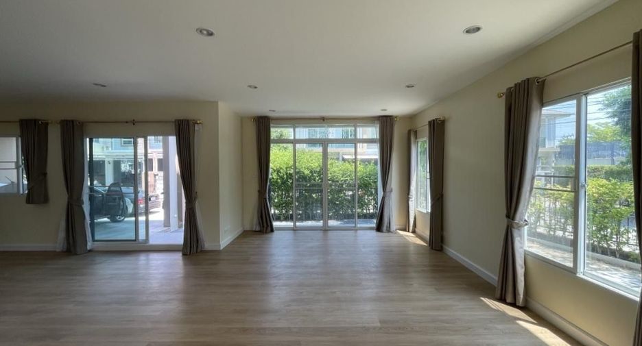For rent 4 bedrooms house in Suan Luang, Bangkok