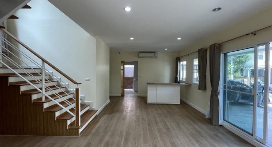 For rent 4 bedrooms house in Suan Luang, Bangkok