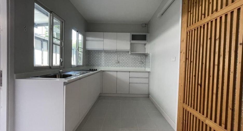 For rent 4 bedrooms house in Suan Luang, Bangkok