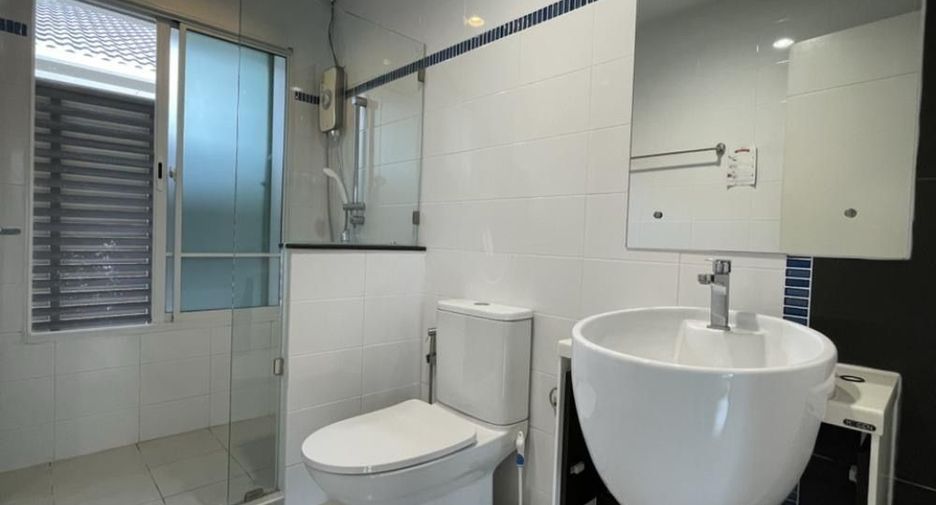 For rent 4 bedrooms house in Suan Luang, Bangkok