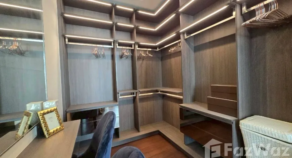 Wohnung zur Miete mit 4 Zimmer in Khlong Toei, Bangkok