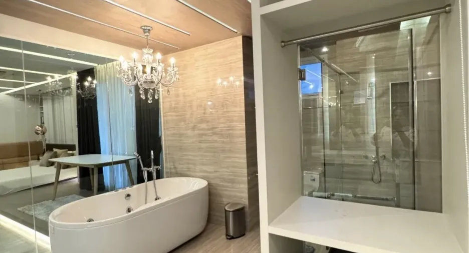 For rent 2 bedrooms condo in Khlong Toei, Bangkok