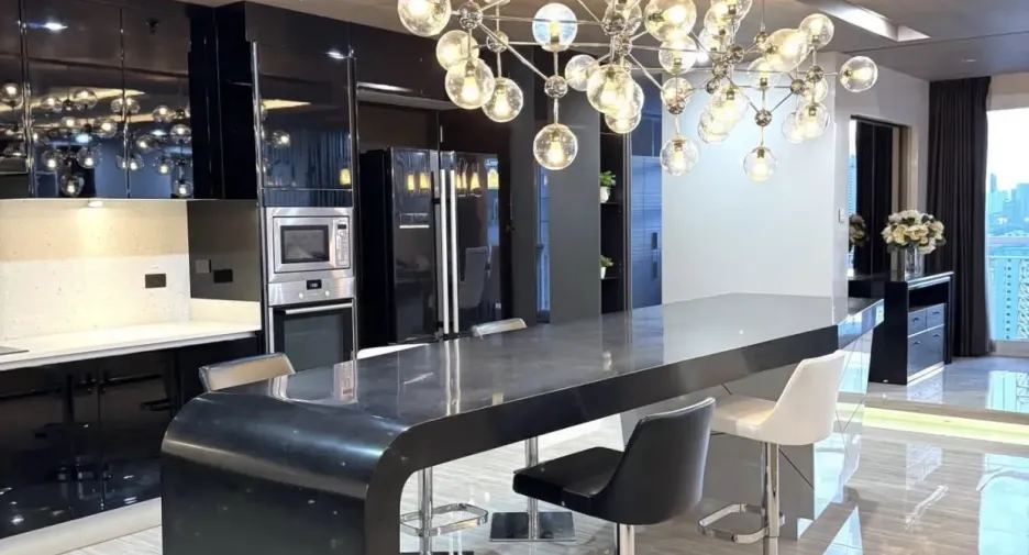 For rent 2 bedrooms condo in Khlong Toei, Bangkok