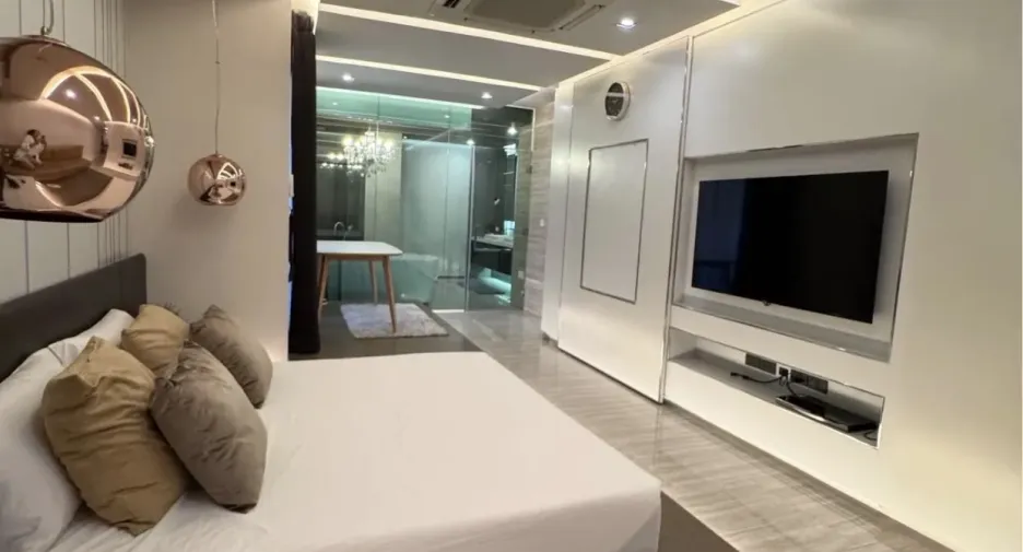 For rent 2 bedrooms condo in Khlong Toei, Bangkok