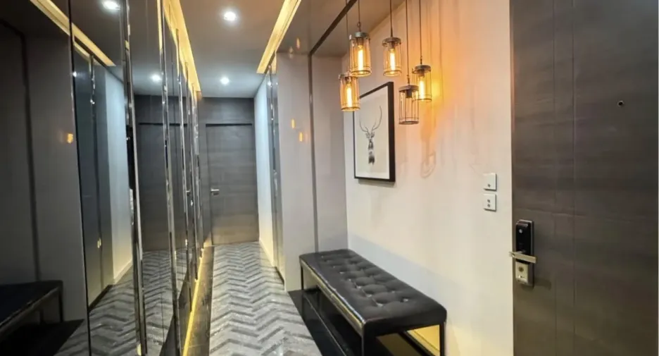 For rent 2 bedrooms condo in Khlong Toei, Bangkok