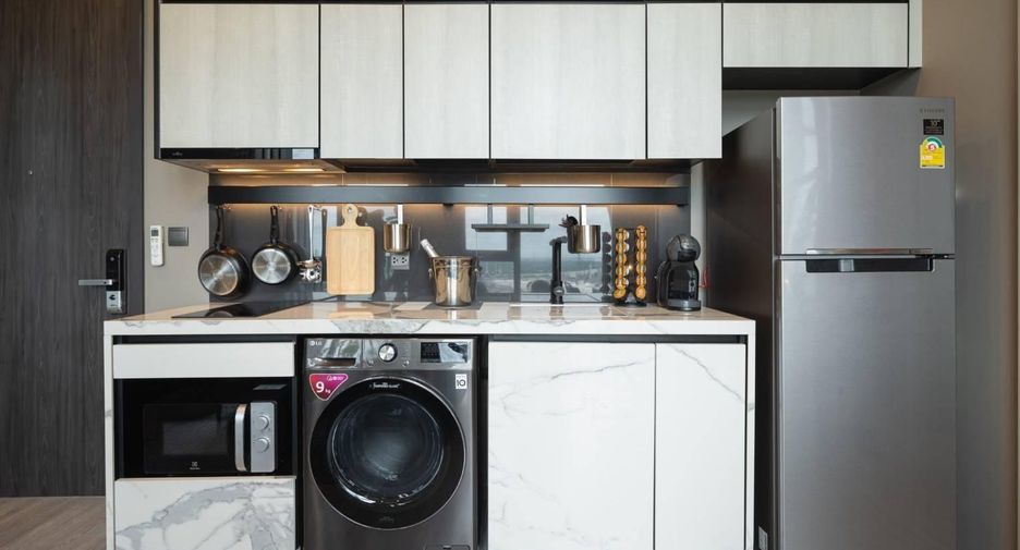 For rent 1 bed condo in Phra Khanong, Bangkok