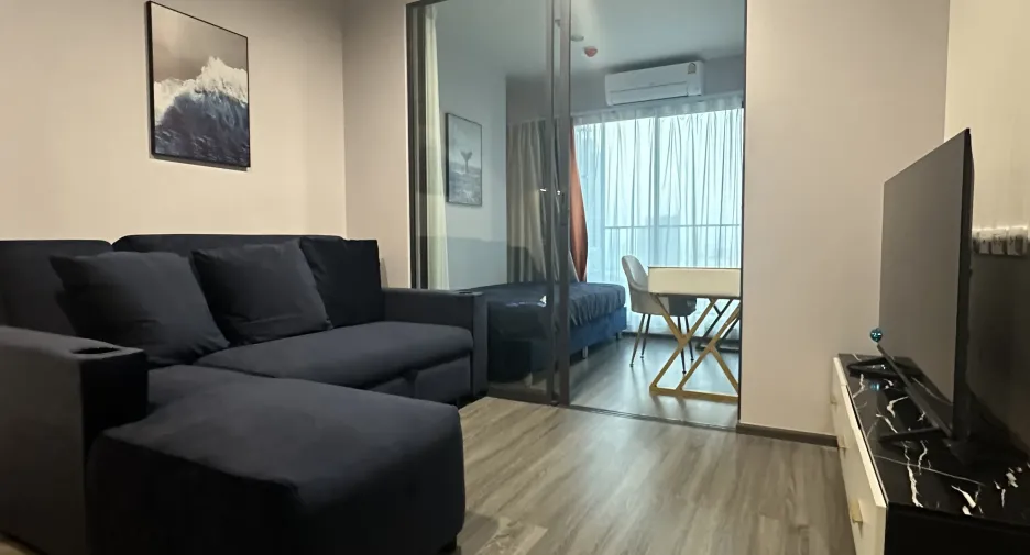 For rent 2 bedrooms condo in Bang Rak, Bangkok