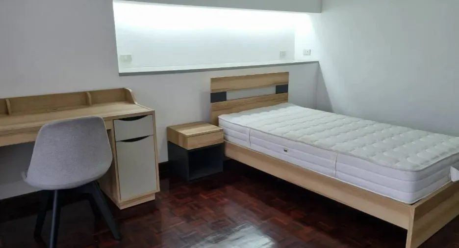 For rent 3 bedrooms apartment in Watthana, Bangkok