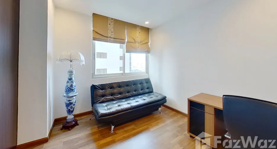 For rent 2 bedrooms condo in Pathum Wan, Bangkok