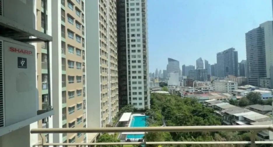 Condo en alquiler de 2 habitaciones en Huai Khwang, Bangkok