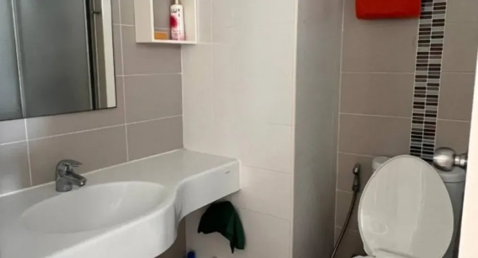 Condo en alquiler de 2 habitaciones en Huai Khwang, Bangkok