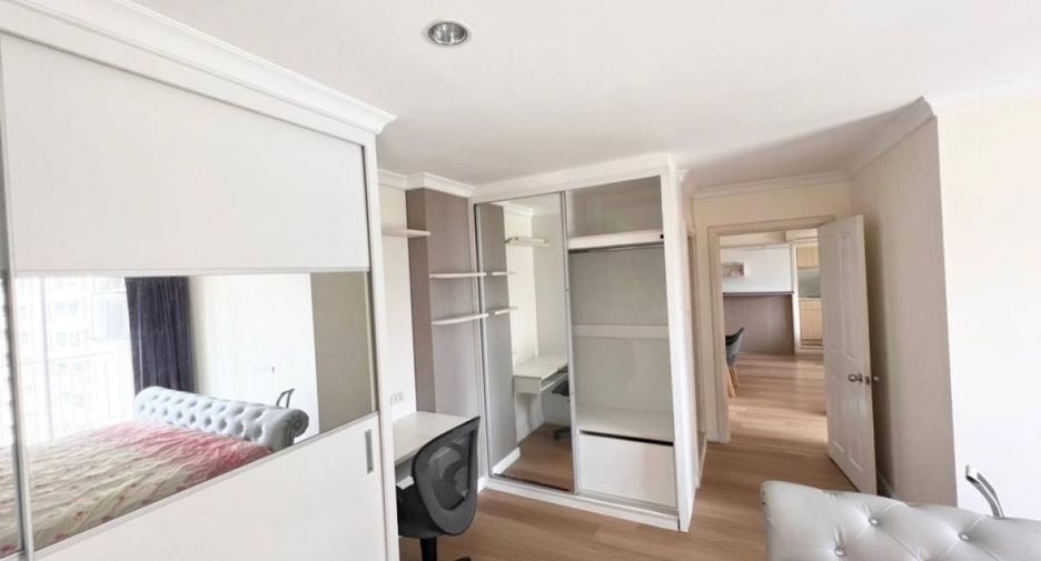 Condo en alquiler de 2 habitaciones en Huai Khwang, Bangkok