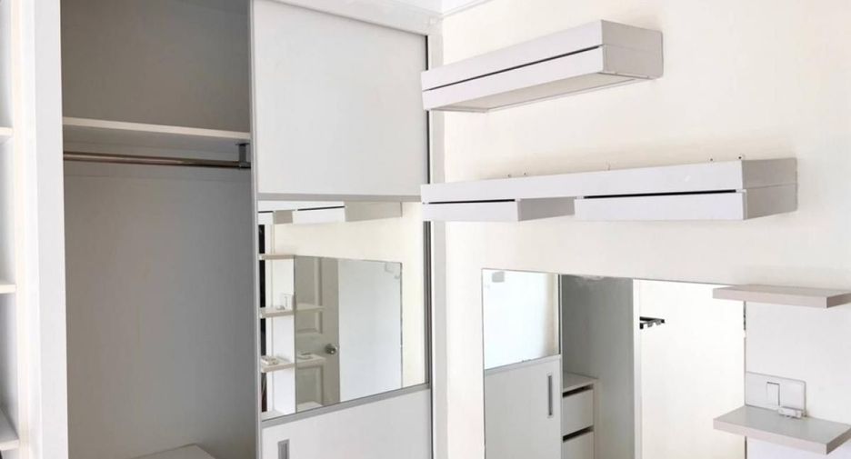 Condo en alquiler de 2 habitaciones en Huai Khwang, Bangkok