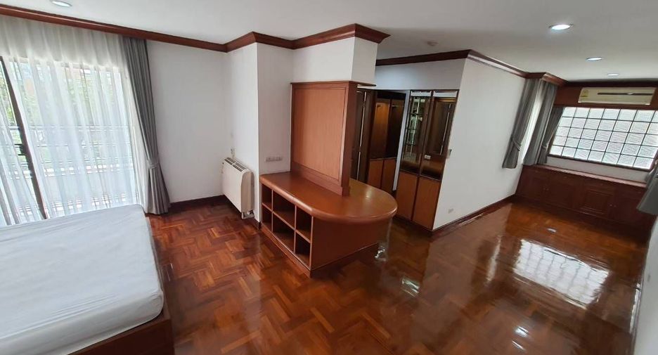 À louer 3 chambres appartement à Watthana, Bangkok