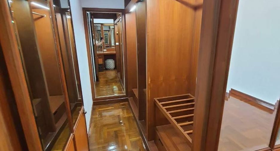 À louer 3 chambres appartement à Watthana, Bangkok
