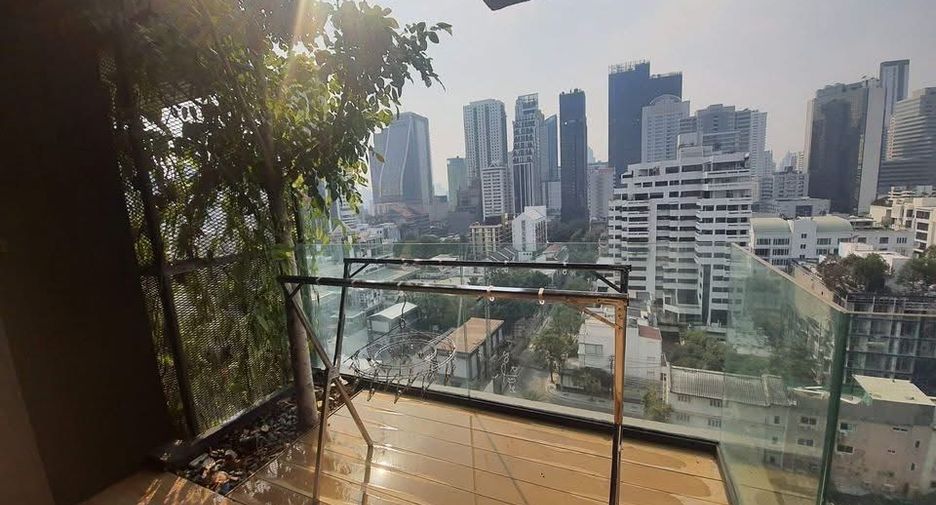 For rent 2 bedrooms condo in Watthana, Bangkok