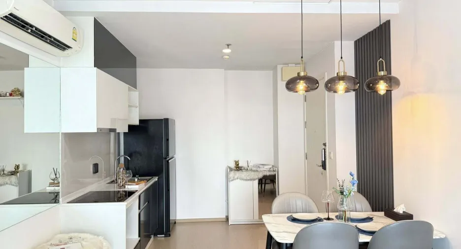 For rent 2 bedrooms condo in Watthana, Bangkok