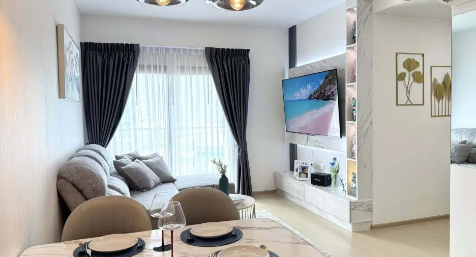 For rent 2 bedrooms condo in Watthana, Bangkok