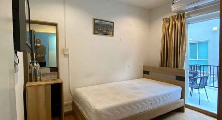 For rent 3 bedrooms townhouse in Suan Luang, Bangkok