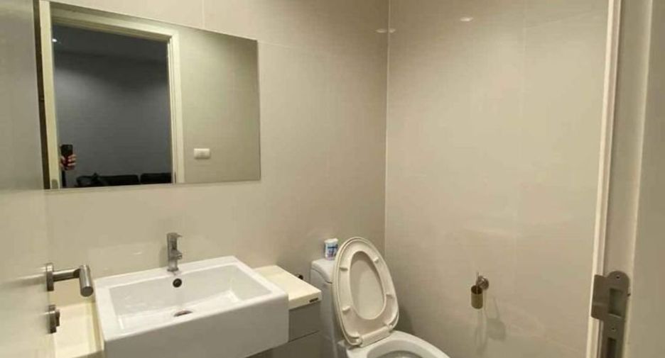 For rent 3 bedrooms townhouse in Suan Luang, Bangkok