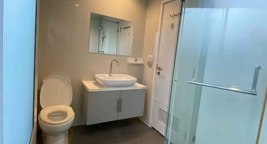 For rent 3 bedrooms townhouse in Suan Luang, Bangkok