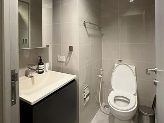 Condo en alquiler de 1 habitaciones en Khlong San, Bangkok