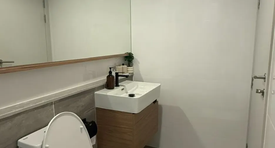 Wohnung zur Miete mit Studio in Khlong Toei, Bangkok