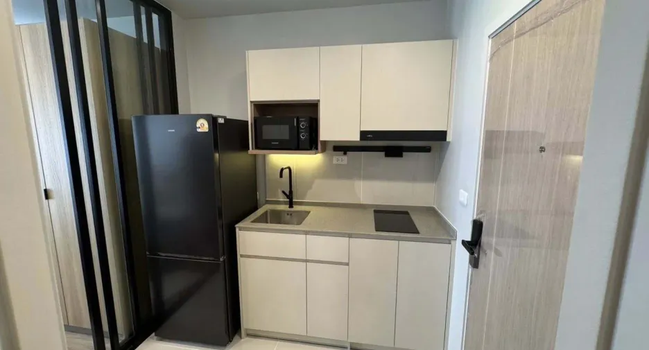 Wohnung zur Miete mit Studio in Khlong Toei, Bangkok