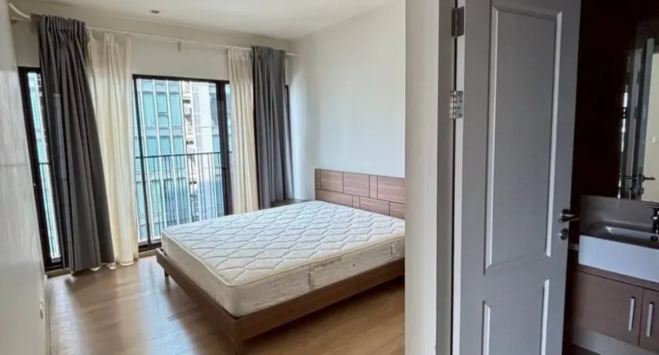 Condo en alquiler de 2 habitaciones en Khlong Toei, Bangkok