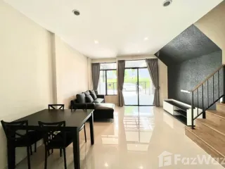 For rent 2 bedrooms townhouse in Saphan Sung, Bangkok