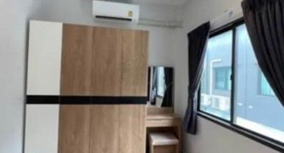 Аренда 2 спальни таунхаус в Сапхан Сунг, Бангкок
