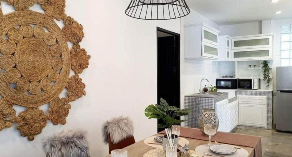 For rent 2 bedrooms house in Pathum Wan, Bangkok