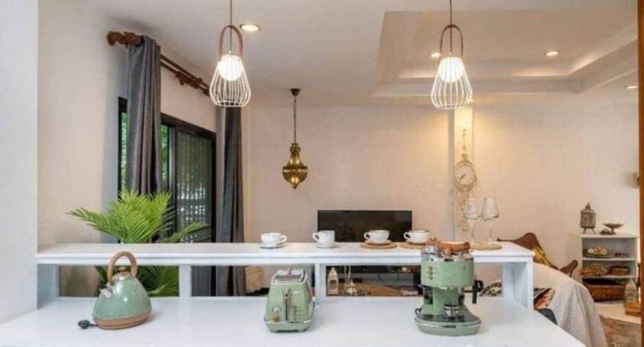 For rent 2 bedrooms house in Pathum Wan, Bangkok