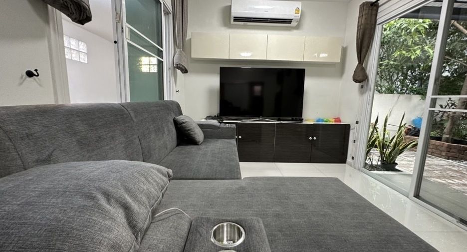 For rent 3 bedrooms house in Lat Krabang, Bangkok