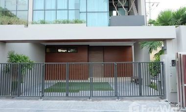 For rent 3 bedrooms house in Watthana, Bangkok