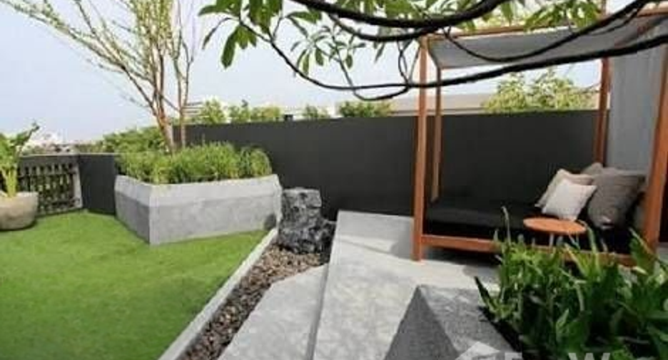 For rent 3 bedrooms house in Watthana, Bangkok