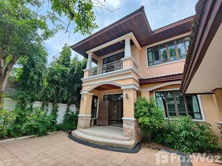 À louer 4 chambres maison à Watthana, Bangkok