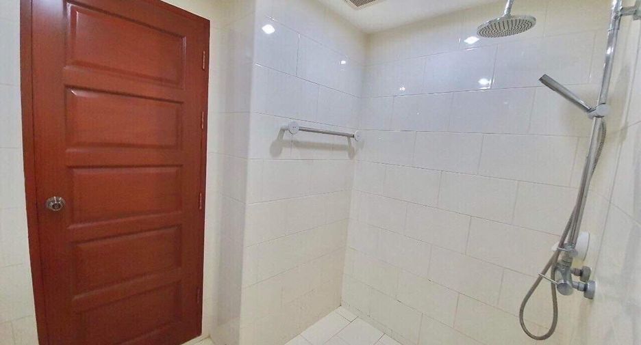 À louer studio condo à Huai Khwang, Bangkok