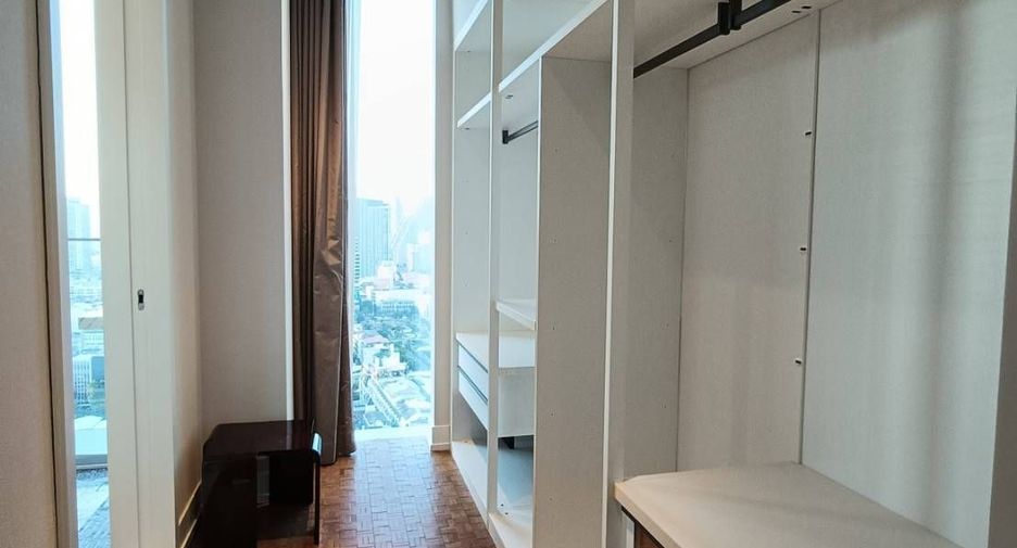 For rent 3 ベッドルーム condo in Sathon, Bangkok