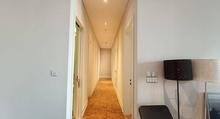For rent 3 ベッドルーム condo in Sathon, Bangkok