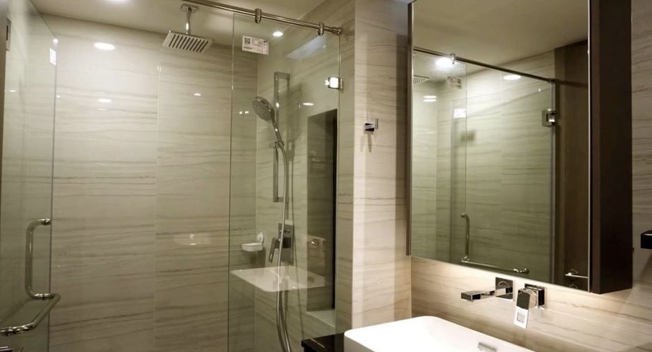 For rent 1 bed condo in Pathum Wan, Bangkok