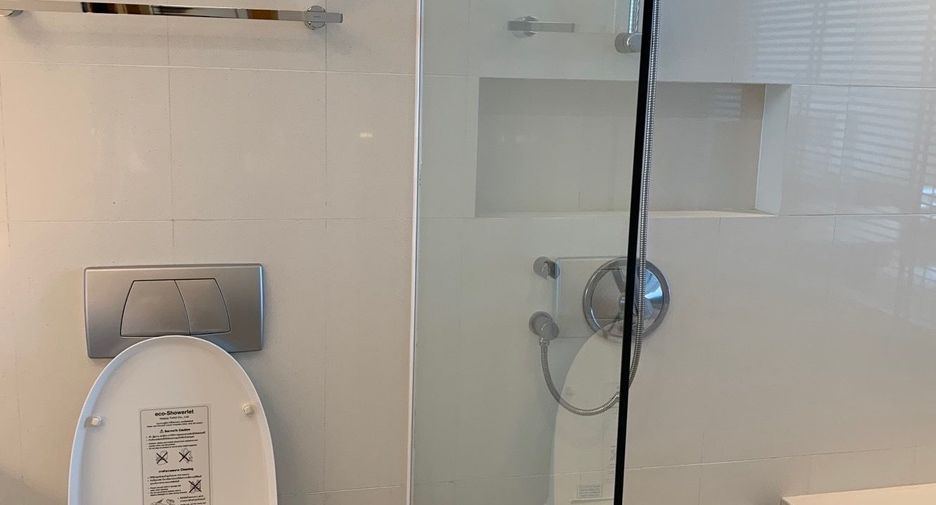 For rent 2 bedrooms condo in Khlong Toei, Bangkok