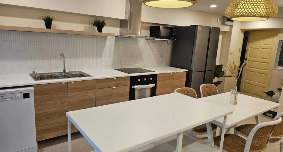 For rent 2 bedrooms condo in Watthana, Bangkok